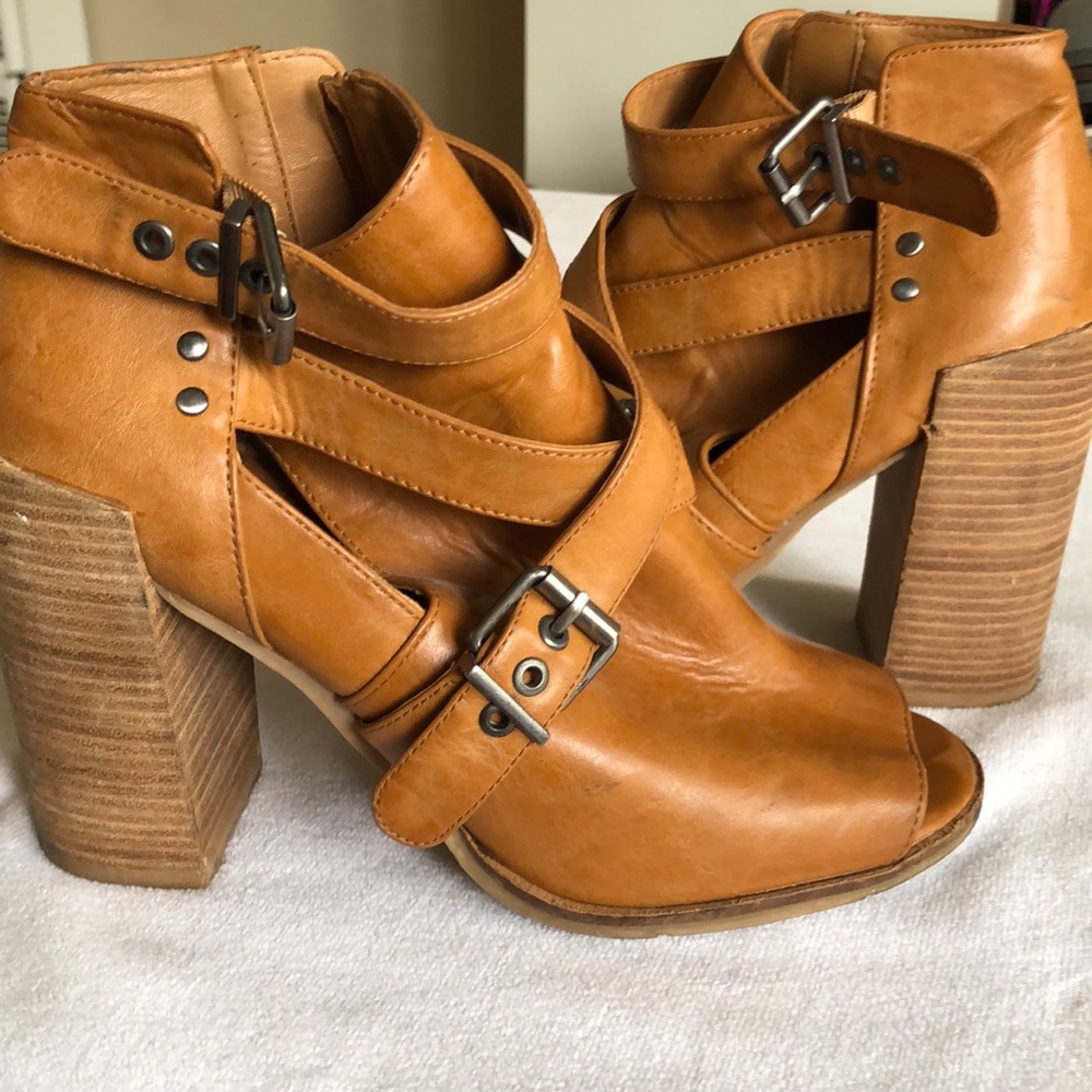 Dolce Vita Booties
